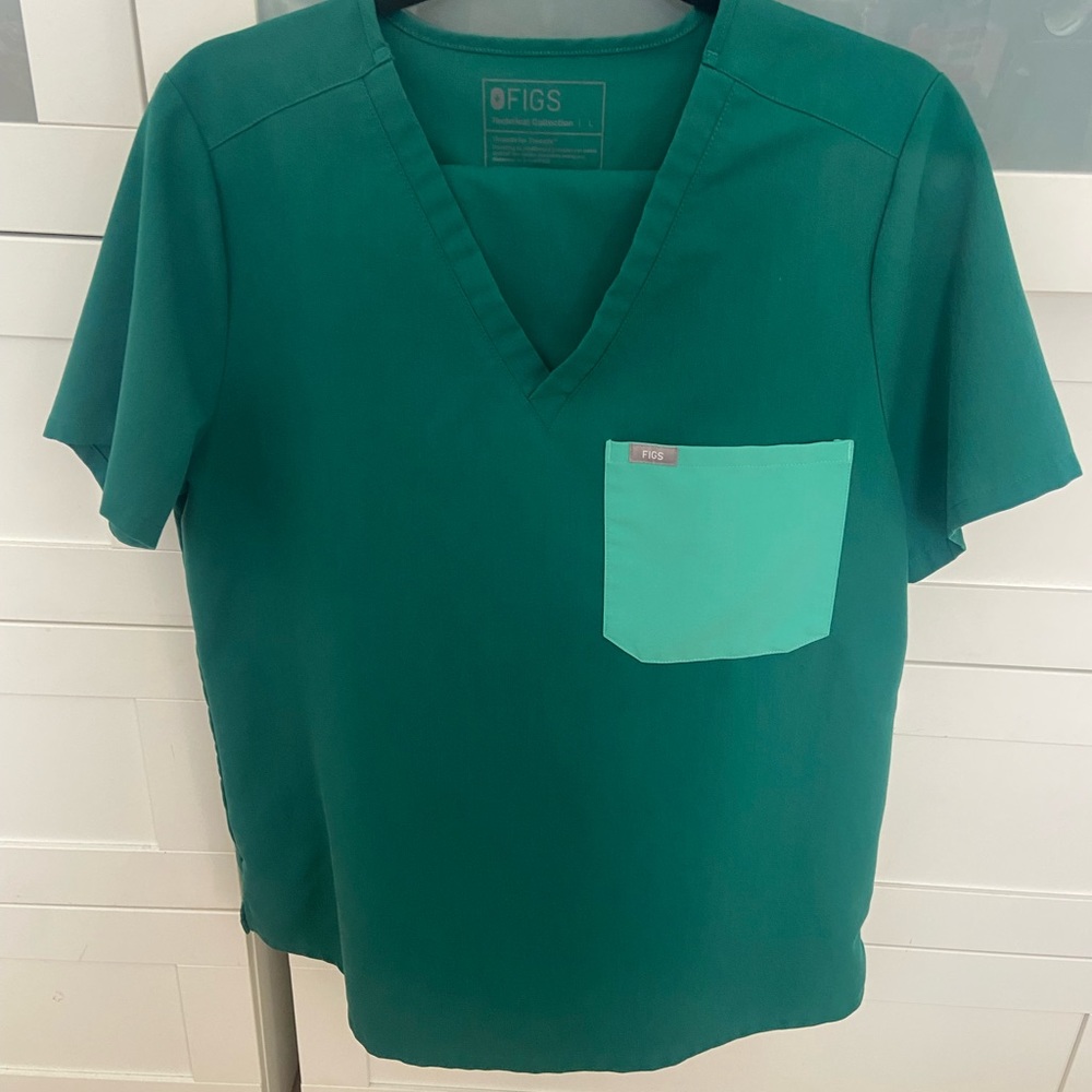 FIGS Scrub Set in Hunter Green